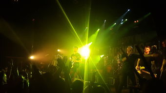 mk体育下载-夜场足球赛事吸引年轻观众群体,夜场踢球